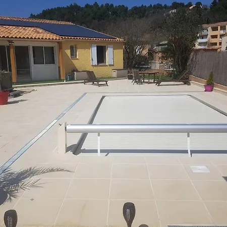 Holiday home Maison Avec Riviere, Piscine, Spa, Sauna Infrarouge,terrain Boules, Ping-pong, Volley Et Badminton *