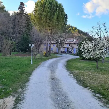 Maison Avec Riviere, Piscine, Spa, Sauna Infrarouge,terrain Boules, Ping-pong, Volley Et Badminton Holiday home *