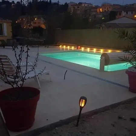 Holiday home Maison Avec Riviere, Piscine, Spa, Sauna Infrarouge,terrain Boules, Ping-pong, Volley Et Badminton Sainte-Tulle
