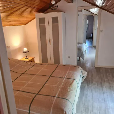 Maison Avec Riviere, Piscine, Spa, Sauna Infrarouge,terrain Boules, Ping-pong, Volley Et Badminton Holiday home