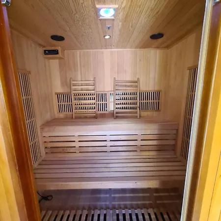 Holiday home Maison Avec Riviere, Piscine, Spa, Sauna Infrarouge,terrain Boules, Ping-pong, Volley Et Badminton