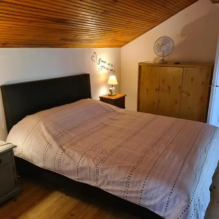 Holiday home Maison Avec Riviere, Piscine, Spa, Sauna Infrarouge,terrain Boules, Ping-pong, Volley Et Badminton Sainte-Tulle